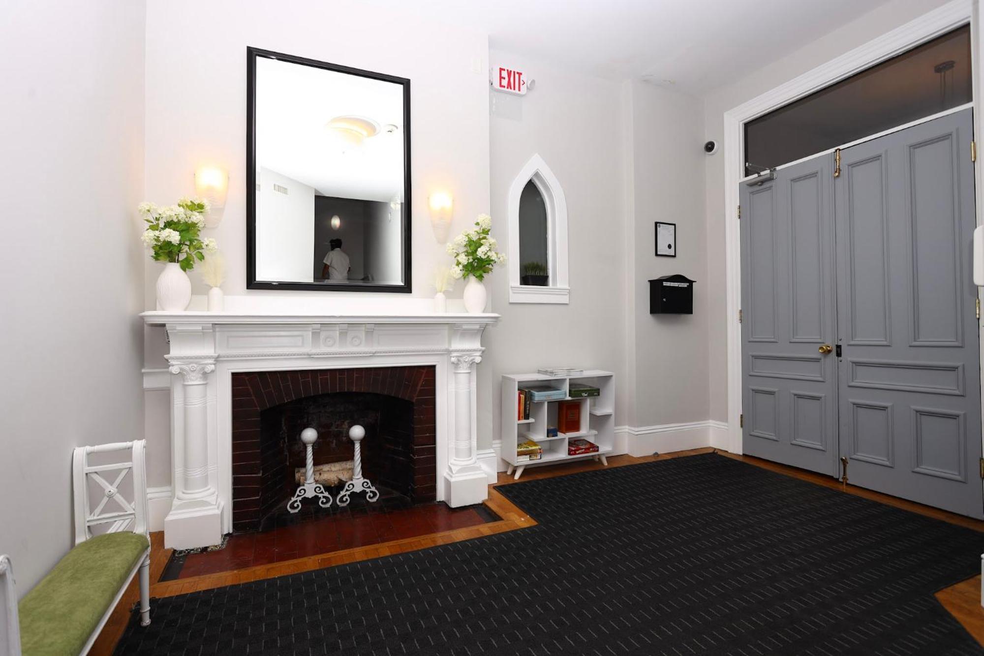 Stylish Studio On Newbury Street, #10 Boston Bagian luar foto