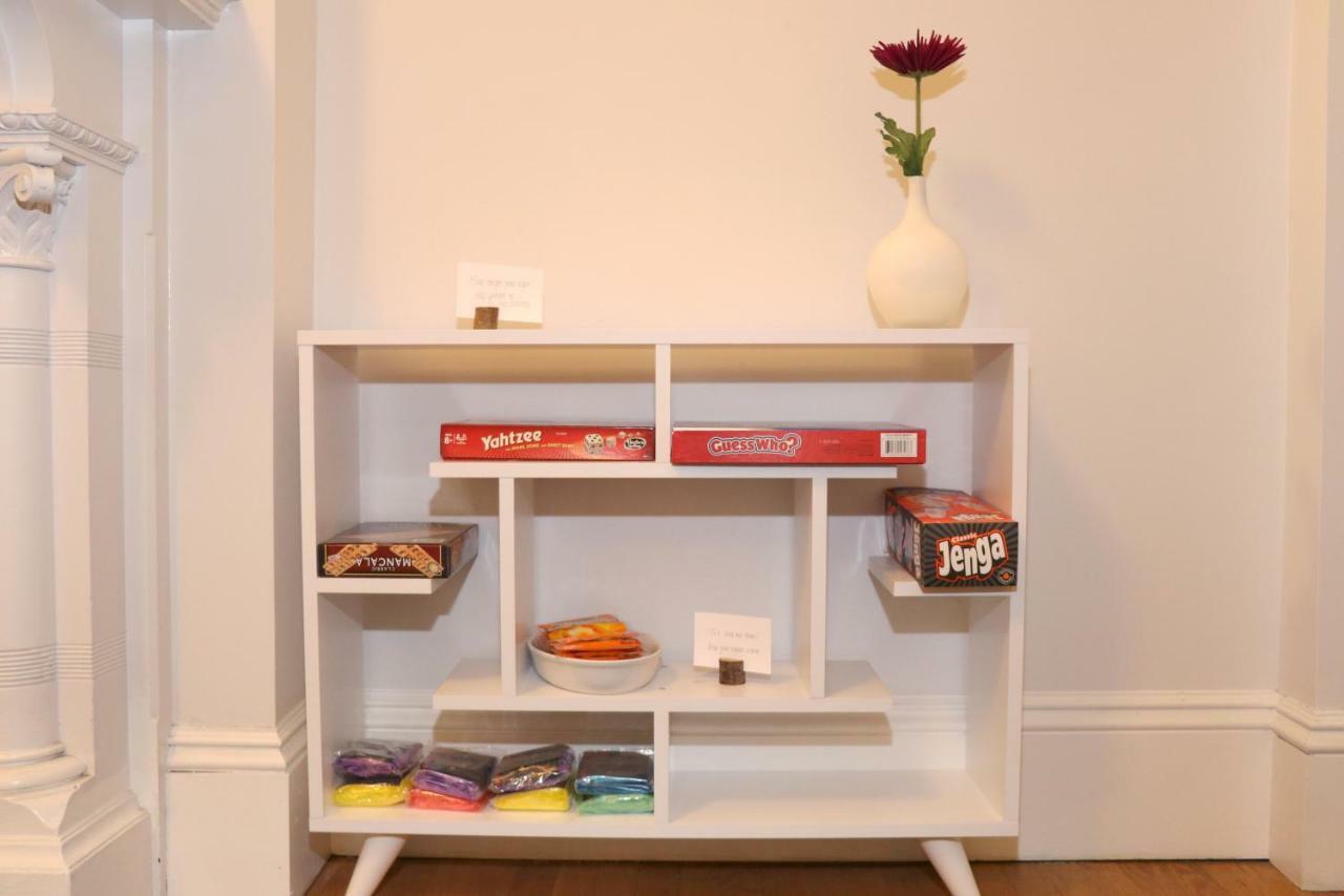Stylish Studio On Newbury Street, #10 Boston Bagian luar foto